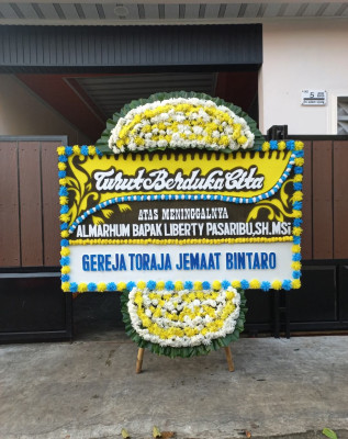 Papan Bunga Duka di Tanjung Medar